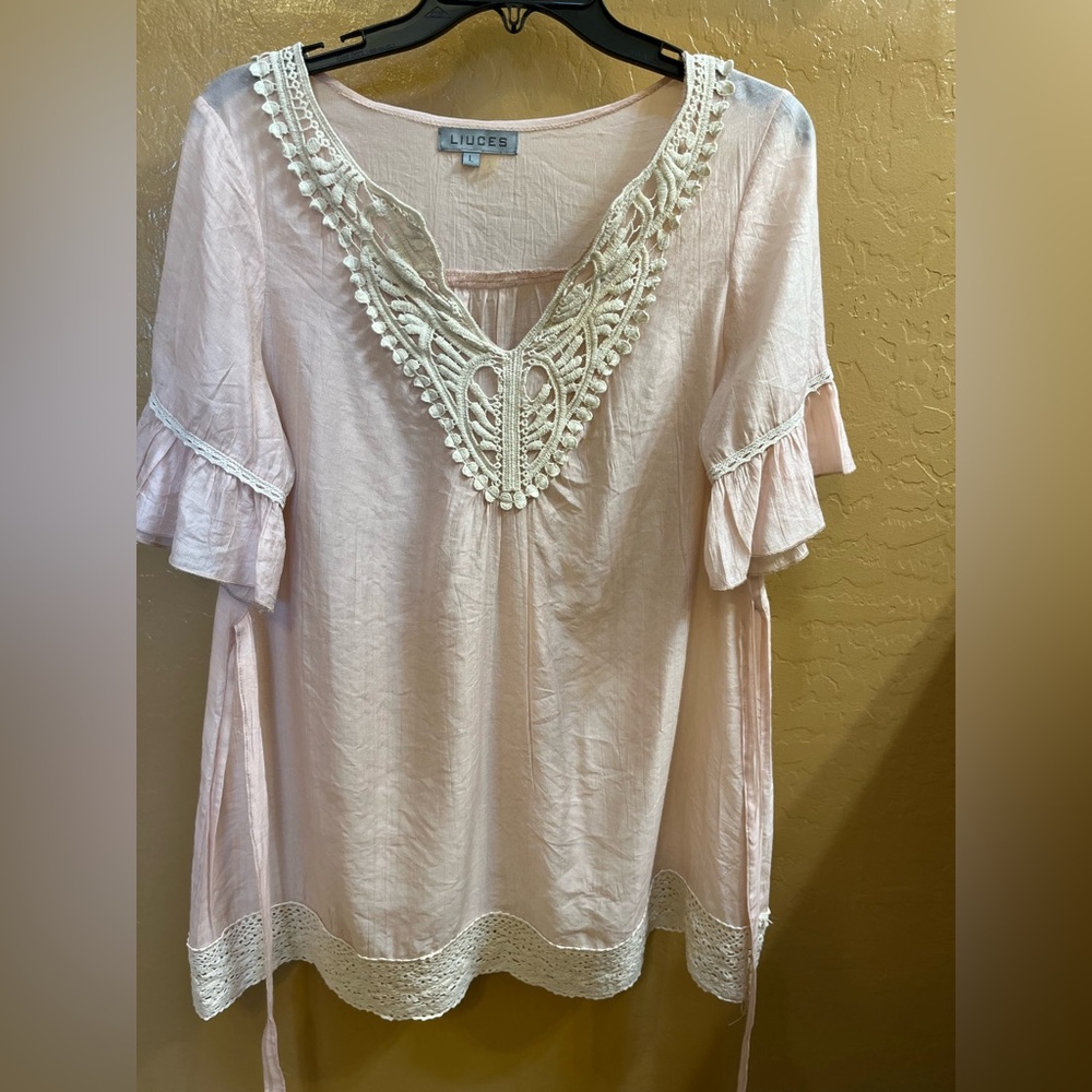 Chic Light Pink Lace Trim Blouse